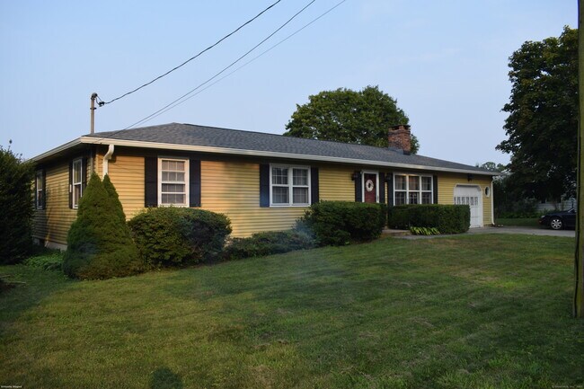 Building Photo - 40 Hawks Nest Rd