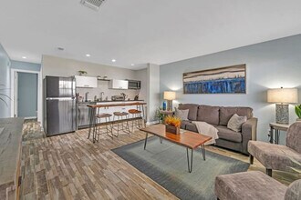 Building Photo - 312 Bream Ave