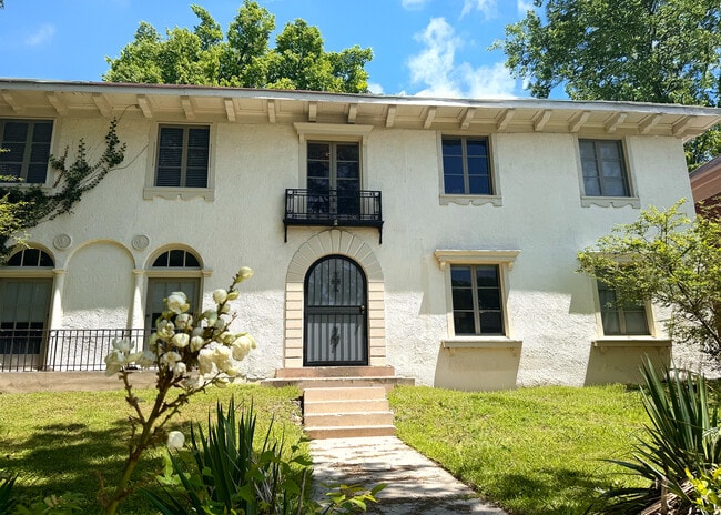 Building Photo - Clark Terrace