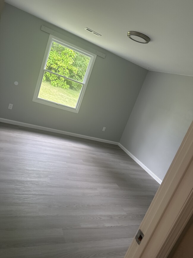 Building Photo - 608 Wheeler Ln