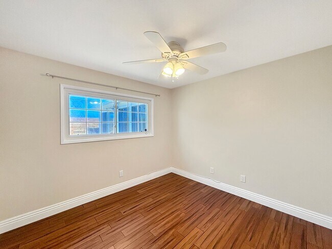 Building Photo - Charming & Spacious 3BD/2BA House in Clair...