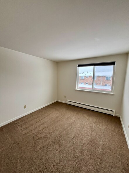 Building Photo - 110 Losson Rd