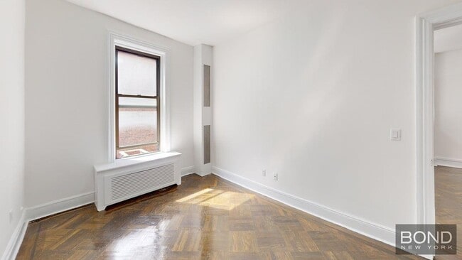 Building Photo - 24 E 80th St