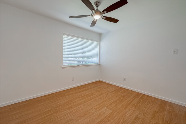 Building Photo - 810 Richvale Ln