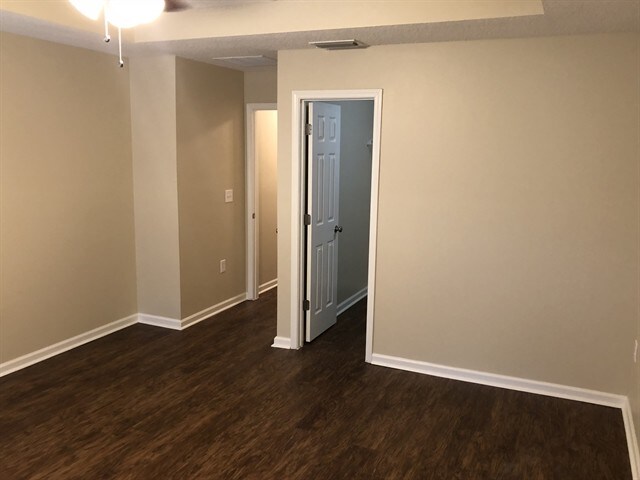 Building Photo - 1312 River City St