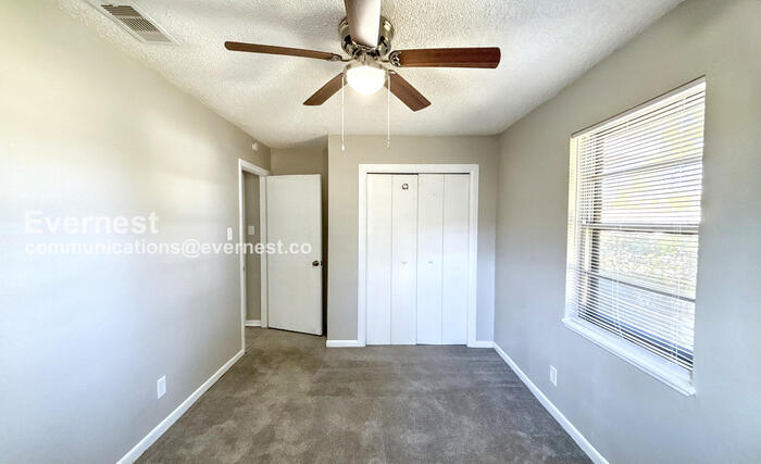 Building Photo - 2709 27th Ave N