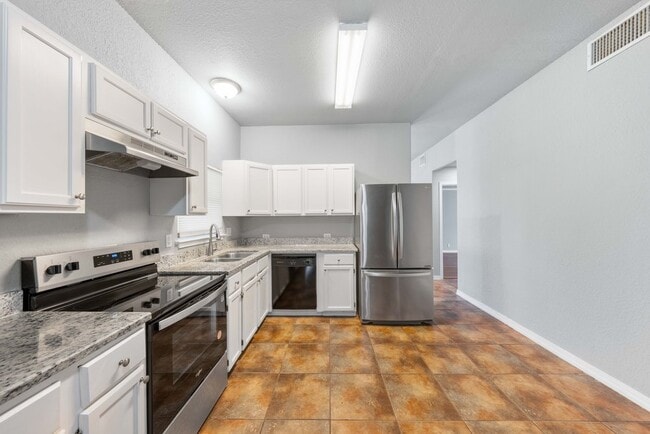 Building Photo - 8778 Serene Ridge Dr