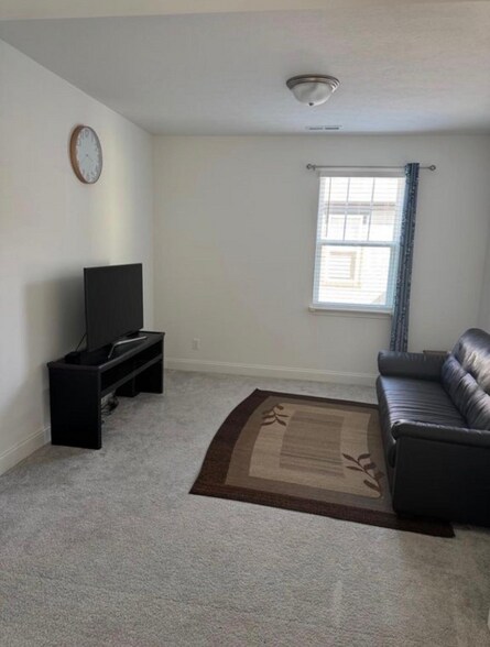 Building Photo - 6995 Pickett Pl