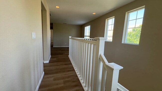 Building Photo - 2501 Chuck Hammond Dr