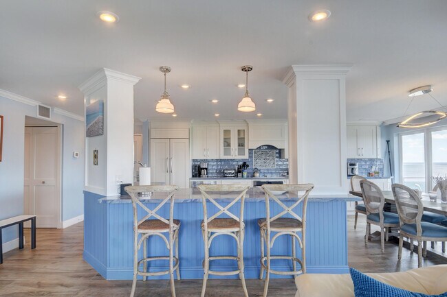 Building Photo - 2066 N Ocean Blvd