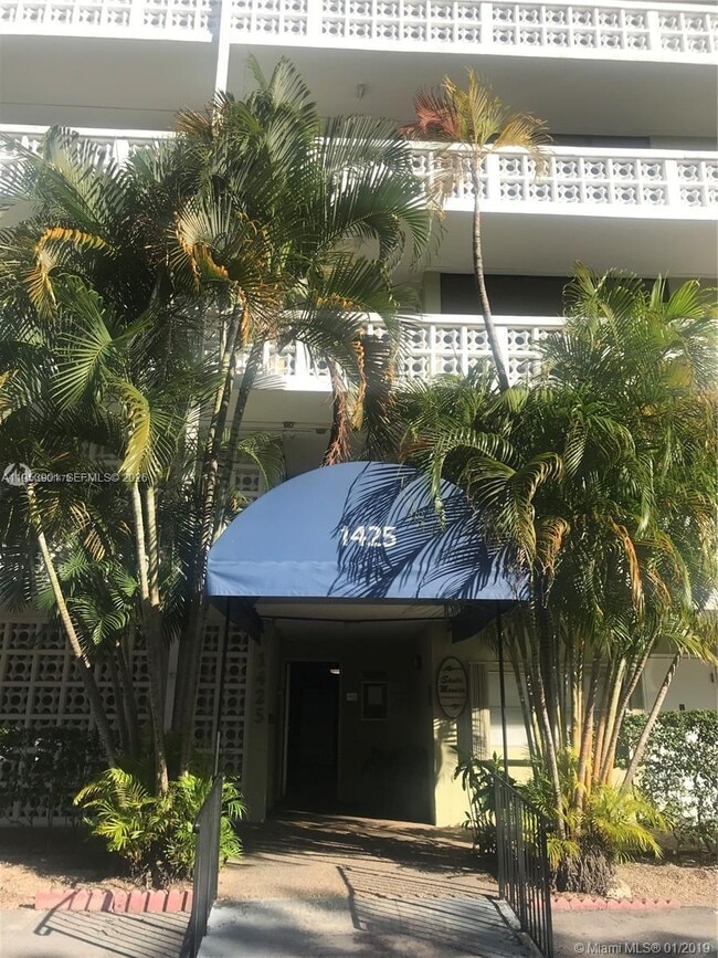 Building Photo - 1425 Arthur St