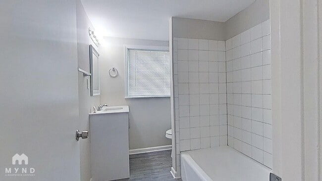 Building Photo - 1006 Longleaf Dr