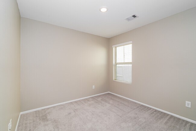 Building Photo - 4122 Saw Mill Peak Ln
