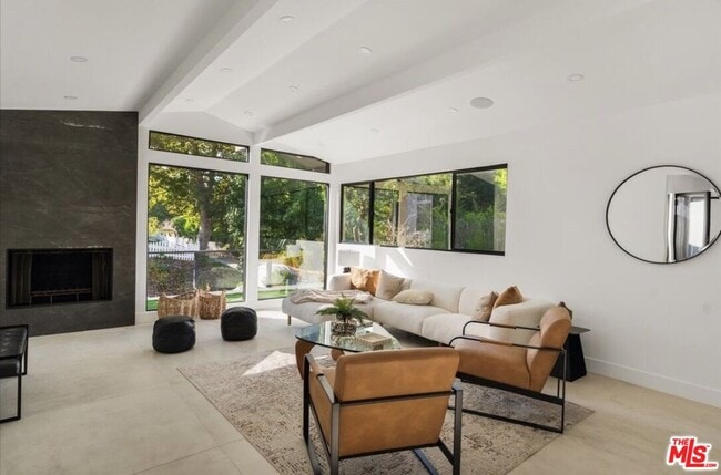 Building Photo - 3873 Royal Woods Dr