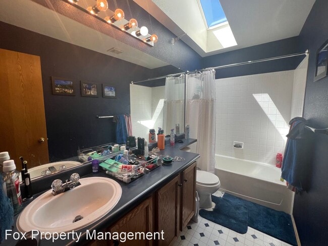 Building Photo - 3 br, 3 bath House - 6500 Stagecoach Avenue