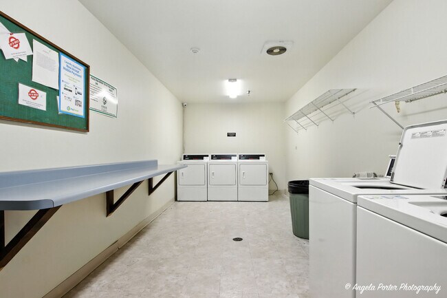 Building Photo - 33720 N Royal Oak Ln