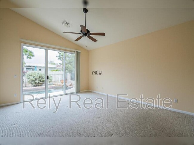 Building Photo - 4605 N Clear Creek Dr
