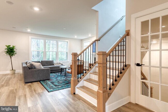 Building Photo - 7679 Cross Creek Dr