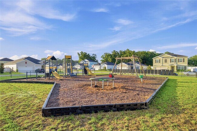 Building Photo - 3492 NE 38th Ln