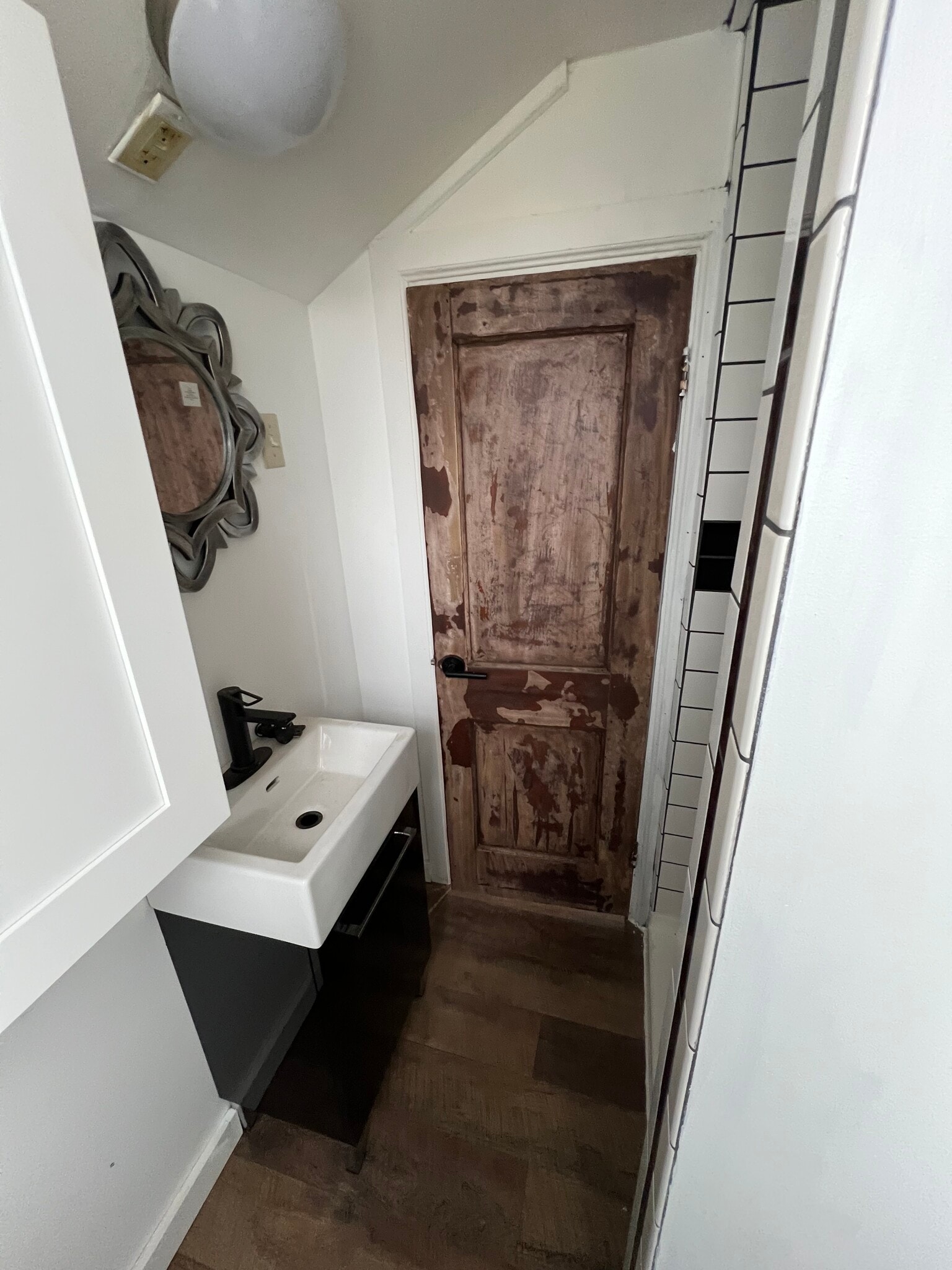 Original wood door - 1531 State St
