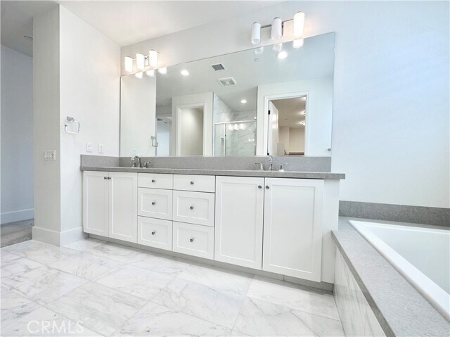 Building Photo - 214 Parkwood