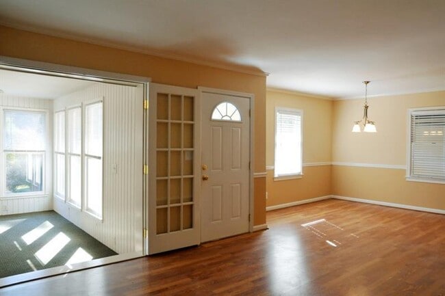 Building Photo - 1278 Fairhill Ln NE