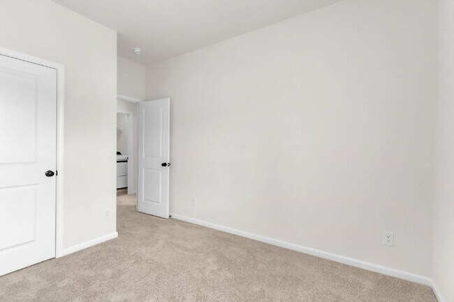 Building Photo - New Construction 3BR/2.5BA Townhome with Loft in Downtown Travelers Rest