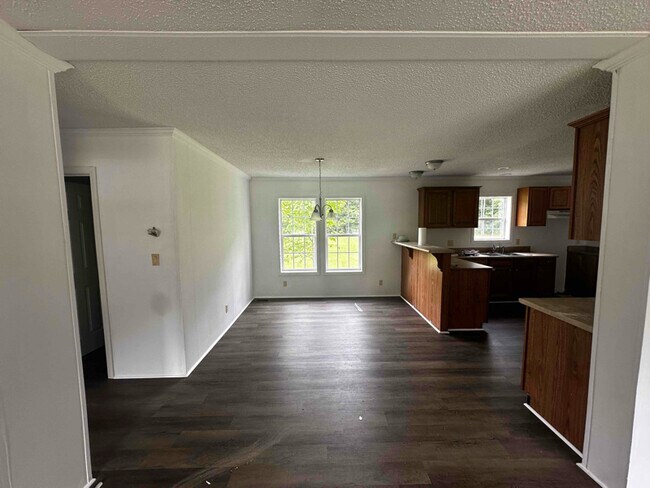 Building Photo - 1120 Spring Garden Rd