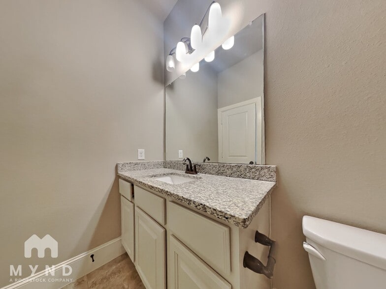 Building Photo - 5430 Cornish St