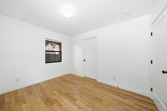Building Photo - 1741 N Ave 46