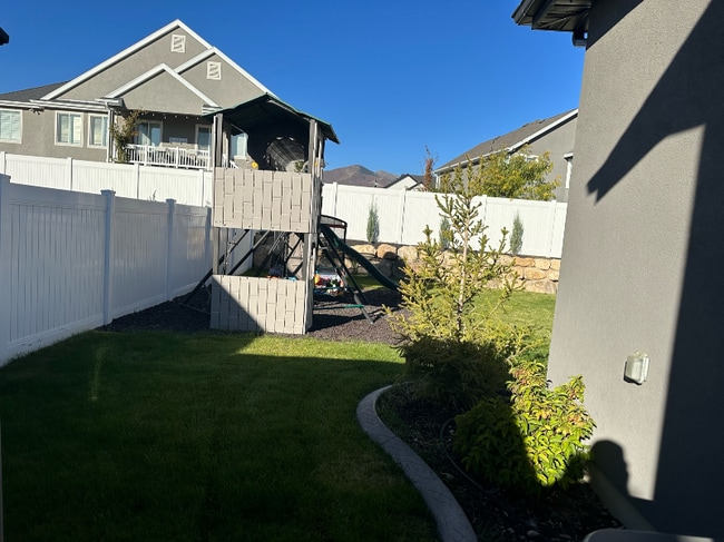 Building Photo - 8324 S Jayson Bend Dr