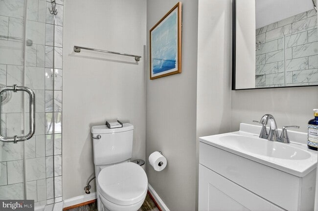 Building Photo - 6801 Trowbridge Pl