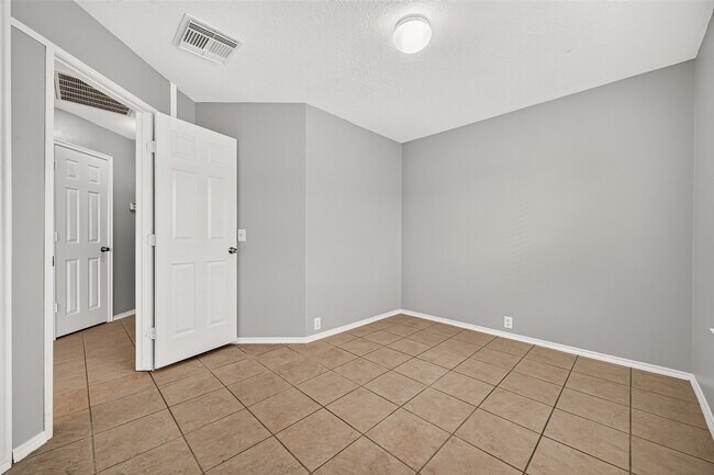 Building Photo - 14922 Sugar Sweet Dr