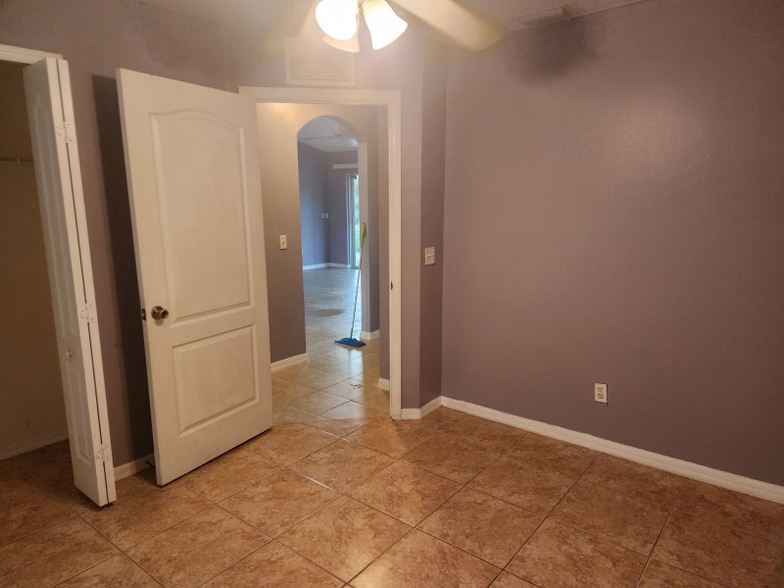 Building Photo - 1004 Columbus Blvd