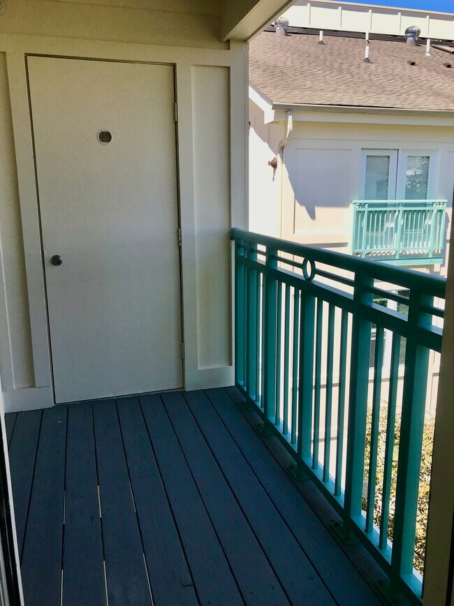 Balcony - 12000 Market St