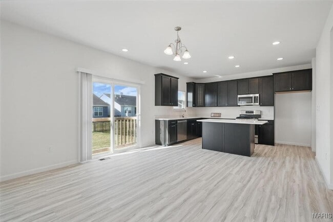 Building Photo - 928 Little Fieldstone Court