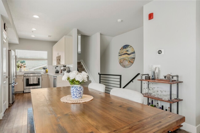 Building Photo - 3213 W Conejos Pl