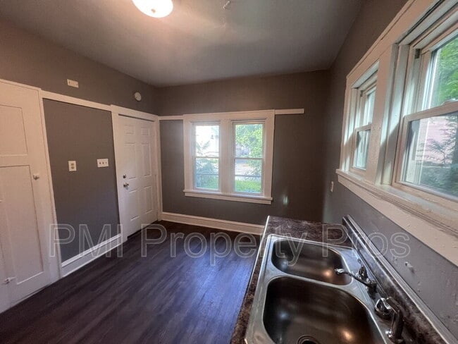 Building Photo - 1536 N 38th St
