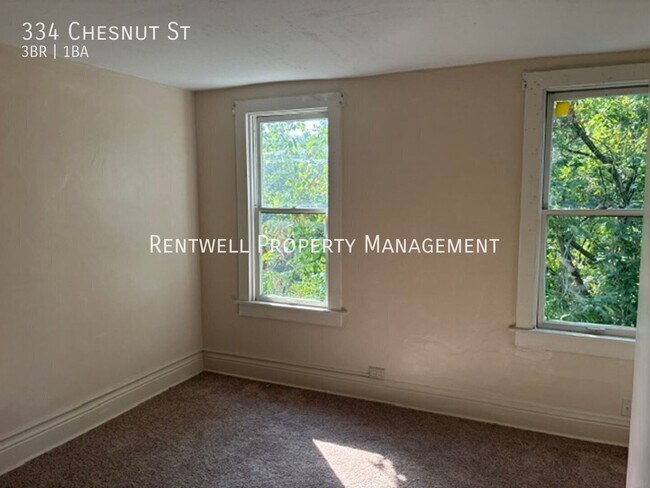 Building Photo - 334 Chesnut St-