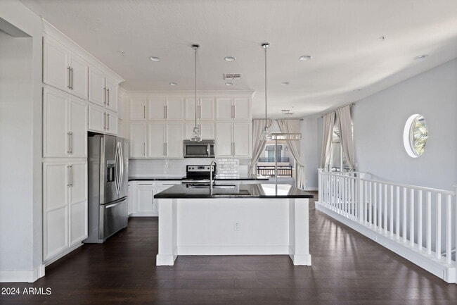 Building Photo - 6565 E Thomas Rd