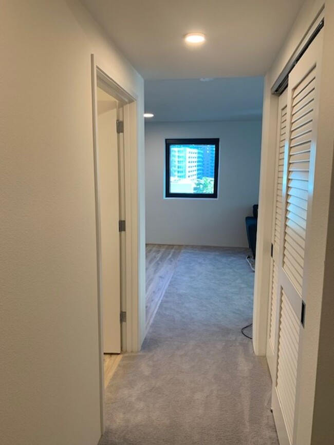 Building Photo - Ililani in Kakaako - 1 bedroom, 1 bath Con...