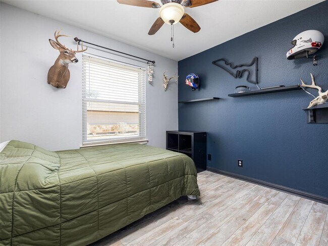 Building Photo - 208 S Buffalo Pass