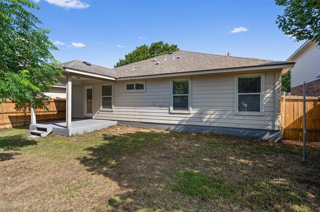 Building Photo - 1322 Tumbling River Dr