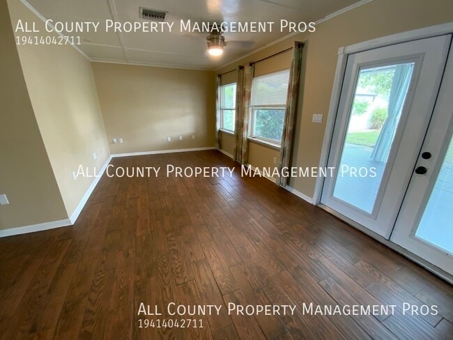 Building Photo - 811 33rd St Ct W