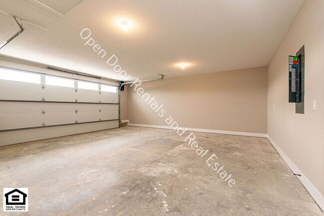 Building Photo - 10547 Old Leo Rd