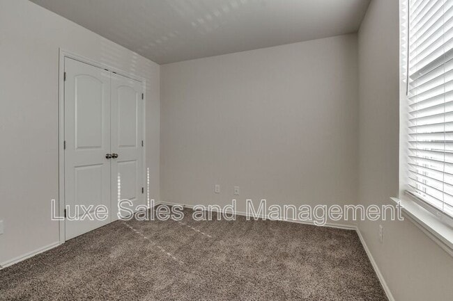 Building Photo - 10809 NW 119th St