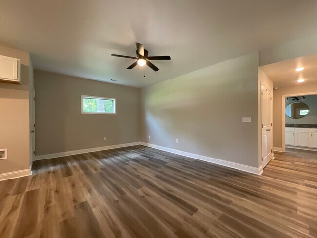 Building Photo - Duplex