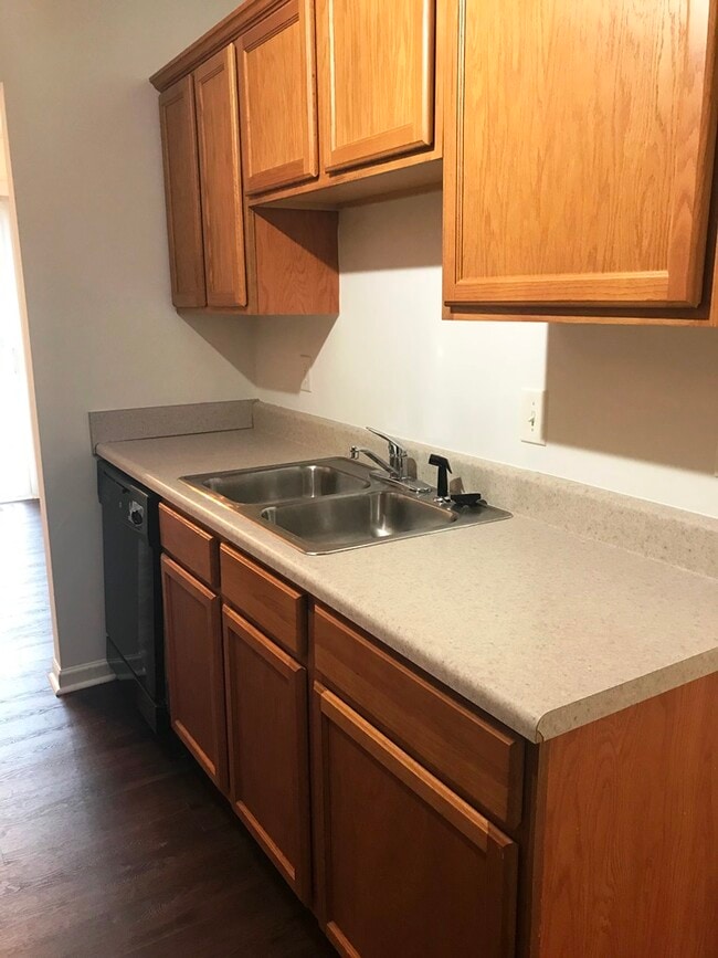 Building Photo - 819 Bellview Way