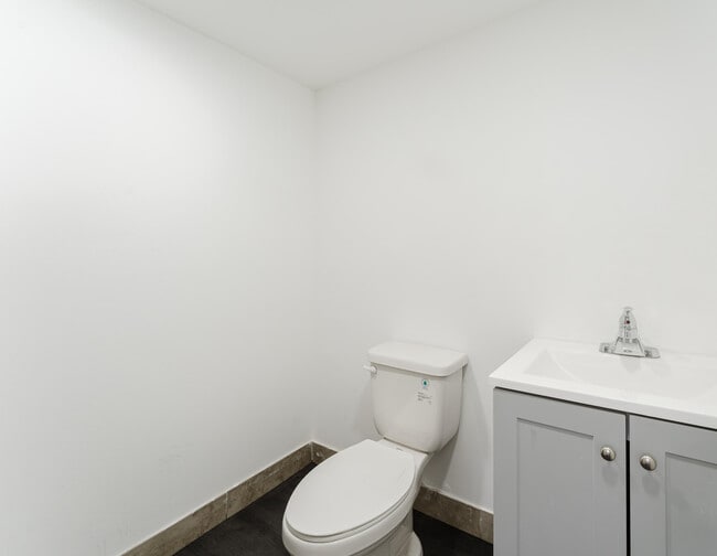 Building Photo - 233 Brittany F