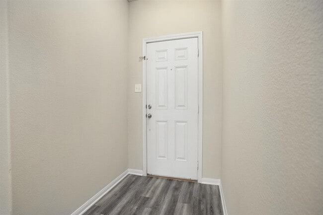 Building Photo - 384 Decoster Blvd